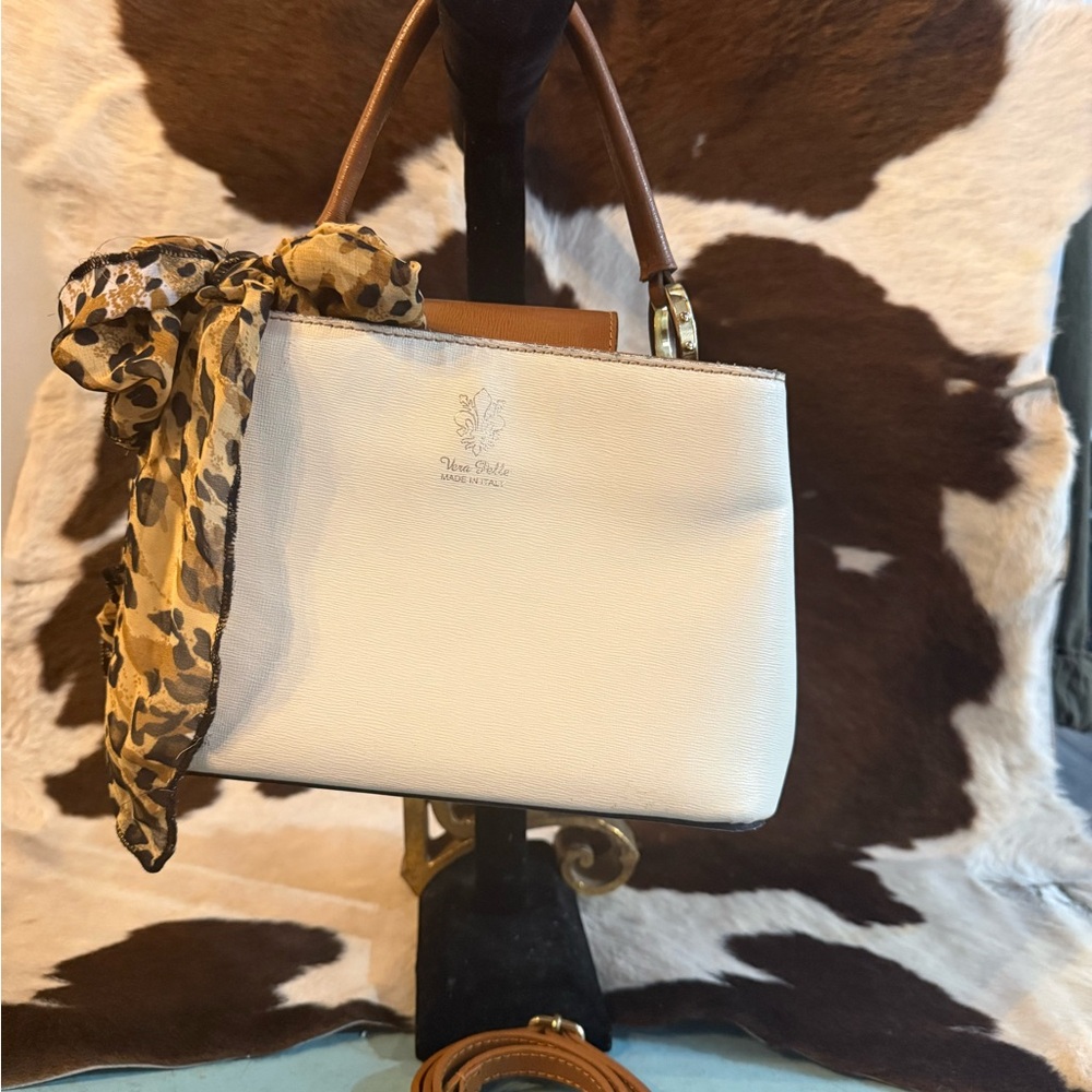Vera Pelle Cream and Tan Shoulder Bag
